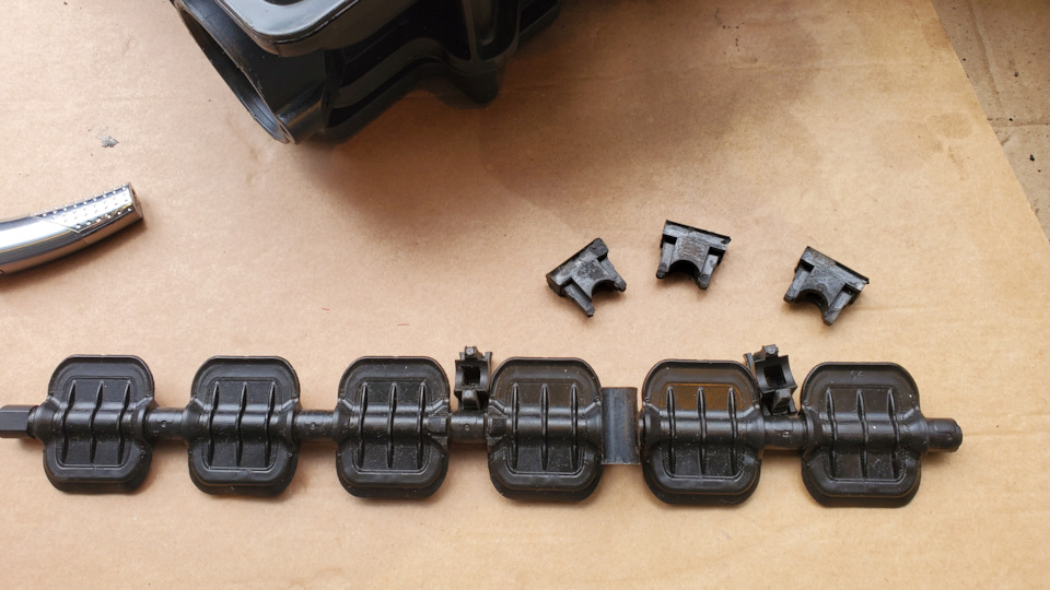 Внутри колектора, по идее, кроме всасываемого воздуха другого быть ни чего не должно и темнеменее там образовалась агрессивная среда. — Dodge Magnum