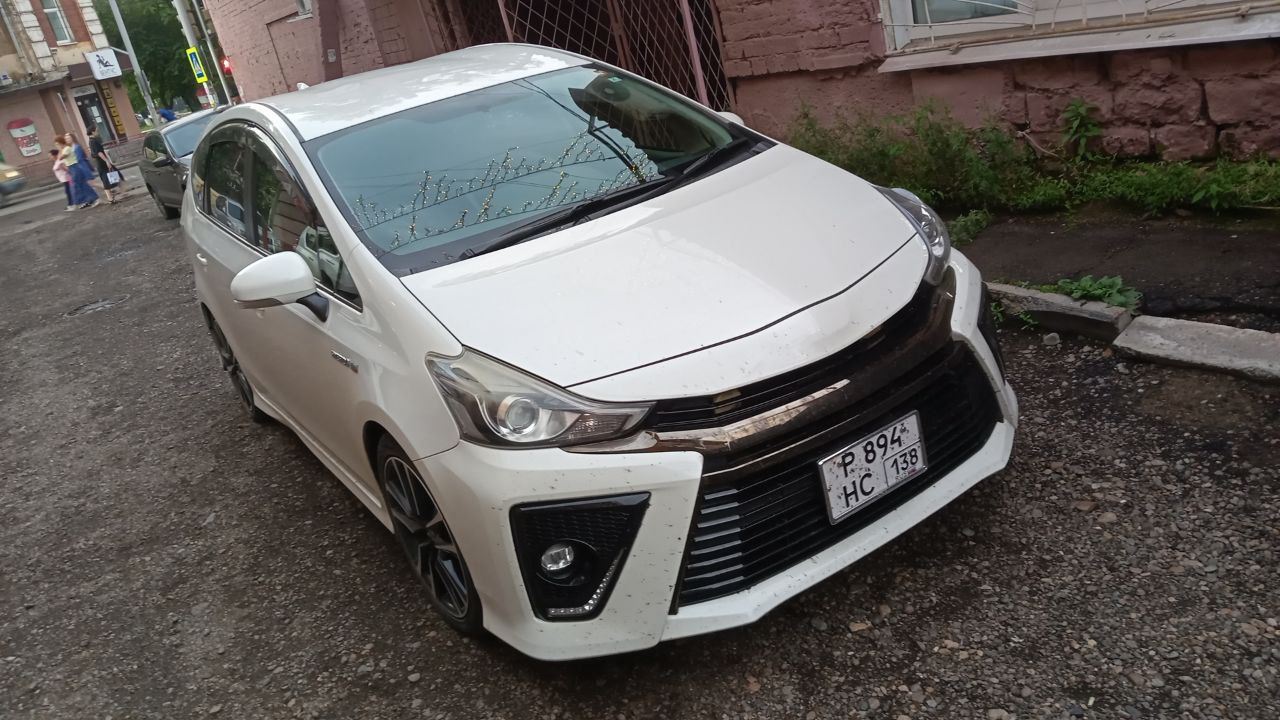 Не долго музыка играла — Toyota Prius Alpha, 1,8 л, 2015 года | другое |  DRIVE2