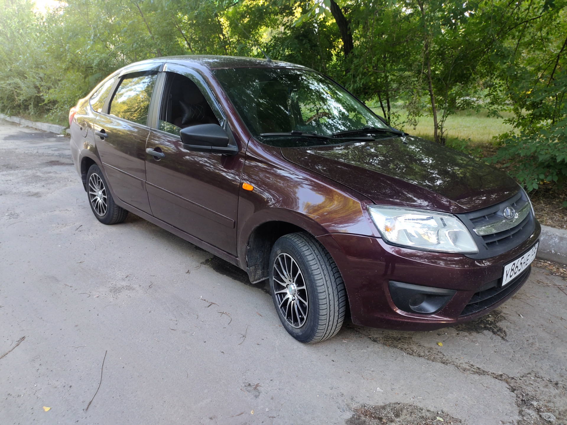 Литые диски 🛞 — Lada Гранта лифтбек, 1,5 л, 2015 года | колёсные диски ...