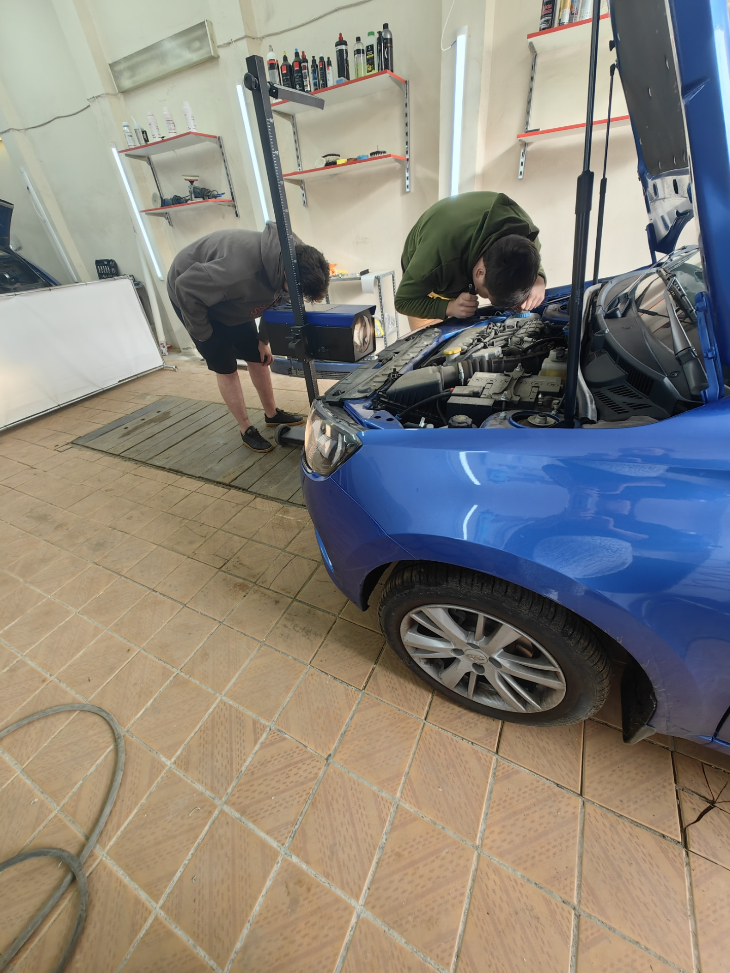 Регулировка фар — Lada Гранта Лифтбек (2-е поколение), 1,6 л, 2021 года ...