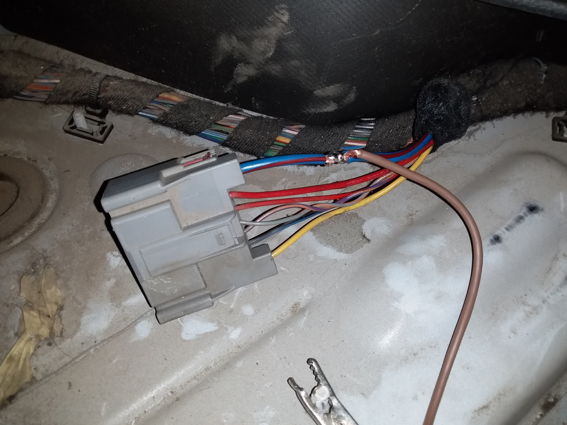 Подключение активного сабвуфера к штатной магнитоле. — Land Rover ...