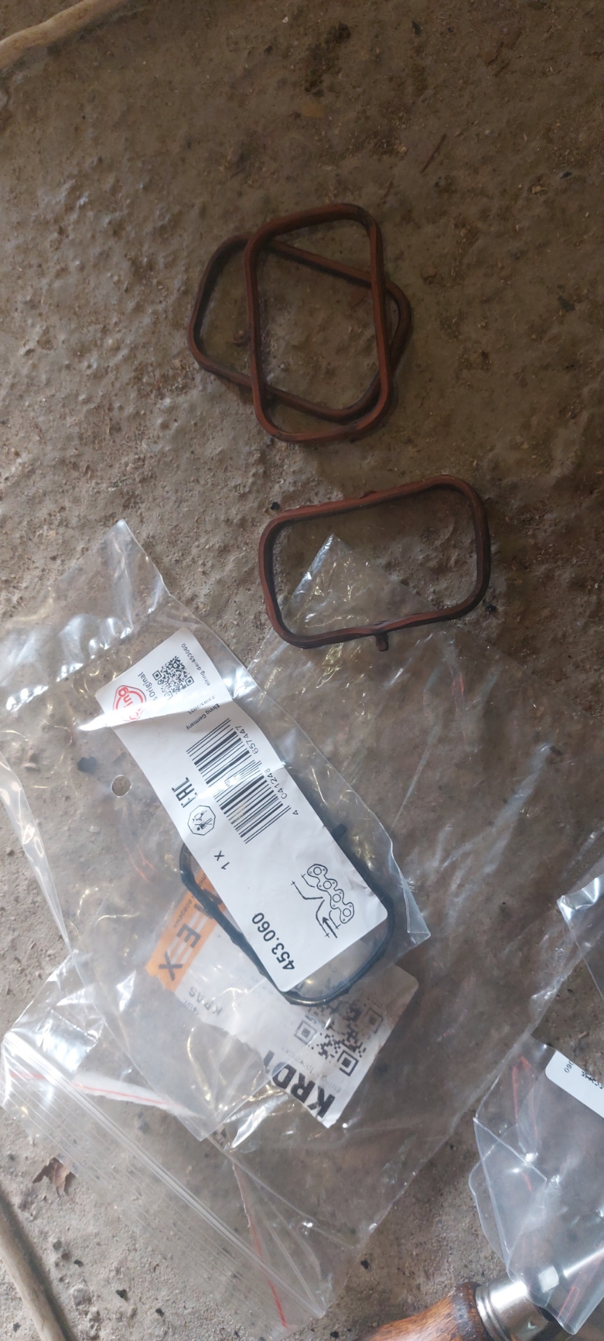 Устранение течи масла — Mitsubishi Outlander XL, 2,4 л., 2008 года ...