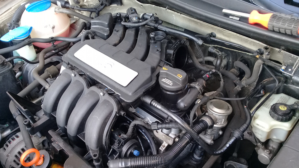 Промывка дроссельного узла — Volkswagen Jetta V, 1,6 л, 2007 года ...