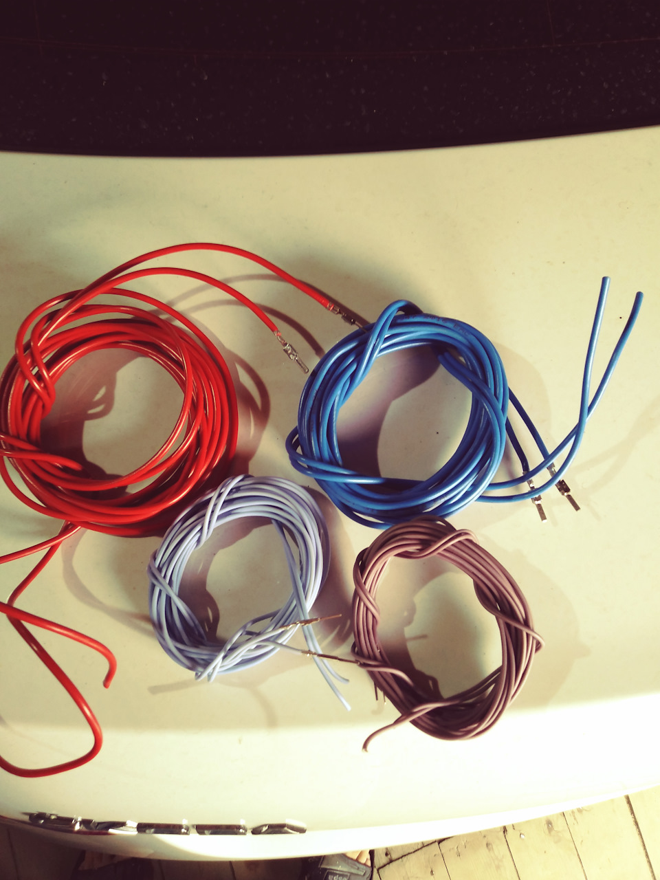 Установка и штатное подключение оригинальных задних электро ...