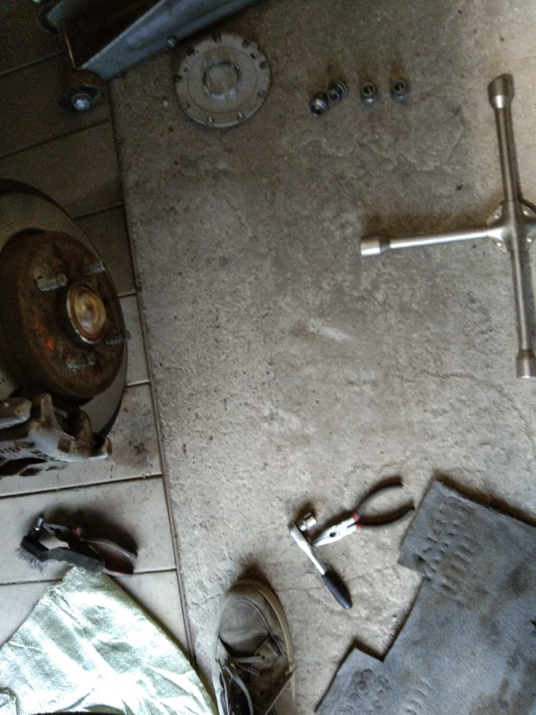 Замена датчика скорости. Регулировка суппорта — Ford Focus I Sedan, 1,6 ...