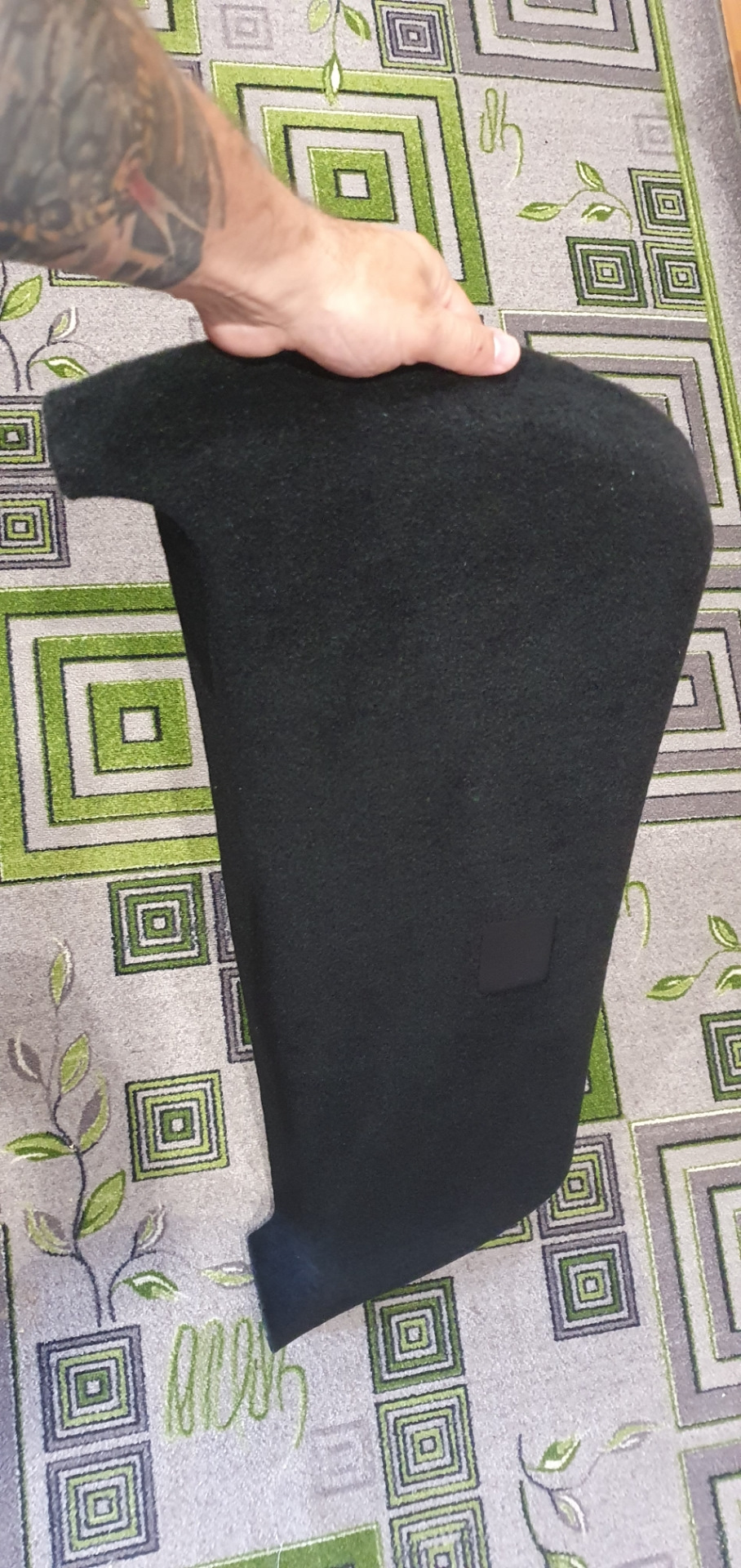 Перетянул обшивку задней двери карпетом — Toyota Prius (50), 1,8 л ...