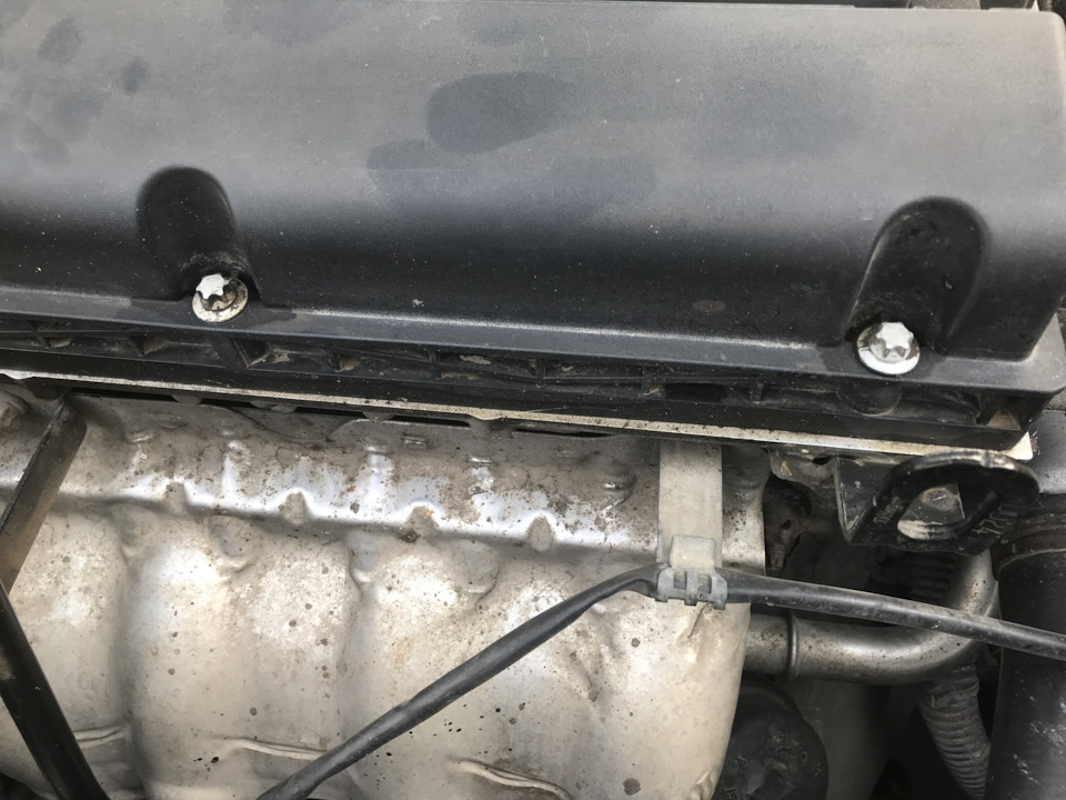 Снова мокрота под клапанной крышкой — Opel Astra J, 1,6 л, 2013 года ...