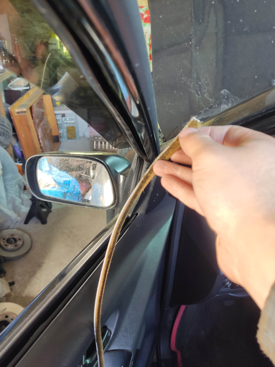 Убрал дребезг стекол — Pontiac Vibe (1G), 1,8 л, 2002 года | своими ...