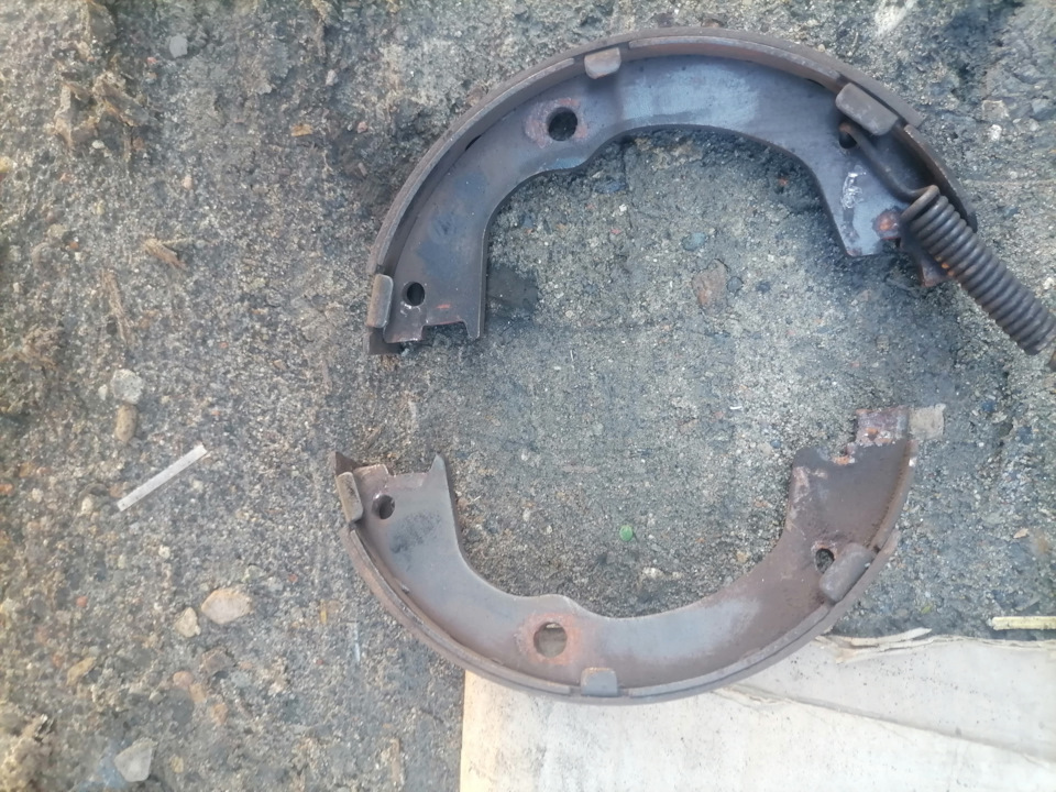 Замена колодок ручника — Chevrolet Captiva (1G), 2,4 л, 2011 года ...