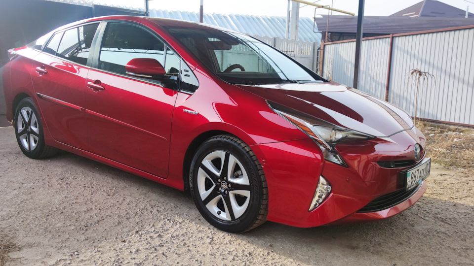 Toyota Prius Красная фурия
