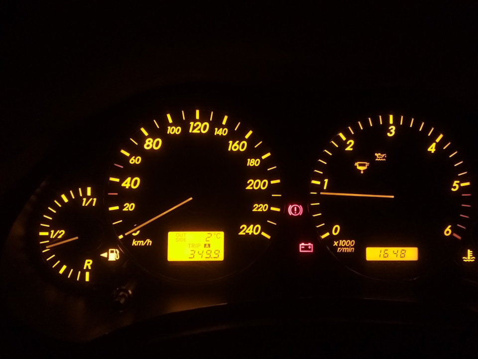 не гаснут индикаторы на приборной панели. — Toyota Avensis II, 2 л ...
