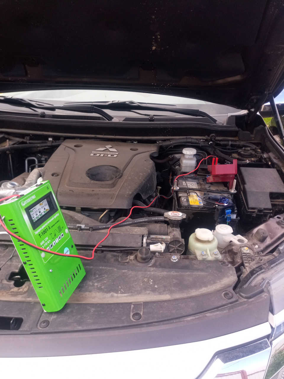 Подзарядка аккумуляторов. — Mitsubishi Pajero Sport (3G), 2,4 л, 2019 ...