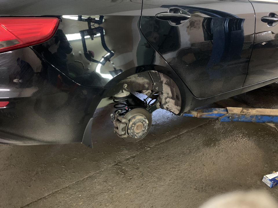 Замена задних колодок — KIA Rio (3G), 1,6 л, 2015 года | расходники ...