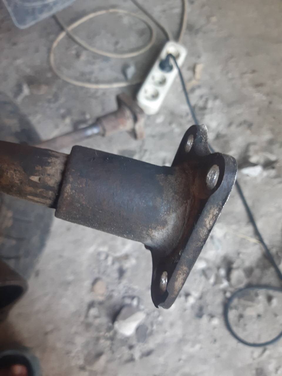 Зарядка акуммулятора Bosch C7 — Mercedes-Benz E-class (W124), 1,6 л ...