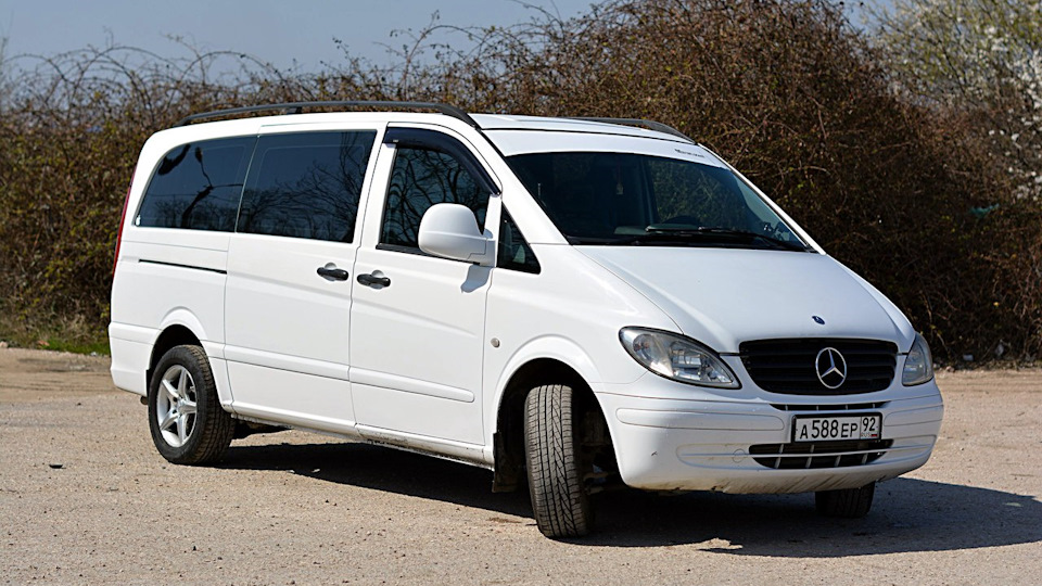 Машины мерседес вито. Мерседес Вито 6 мест. Mercedes Vito drive2. Вито 111 белая фото.