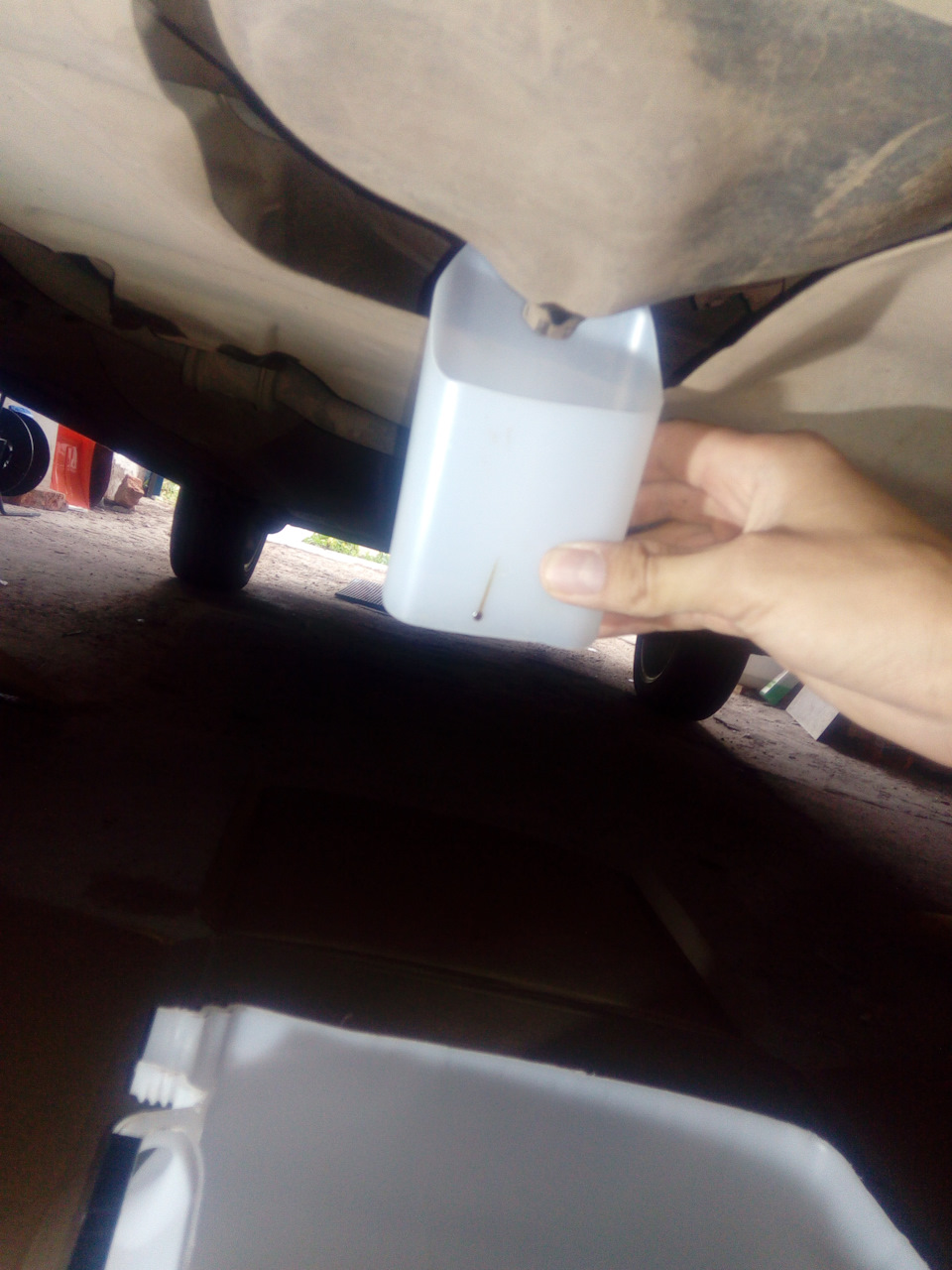 Замена масла в двигателе. Антидождь Nanoprotech — Lada Гранта (1G), 1,6 ...