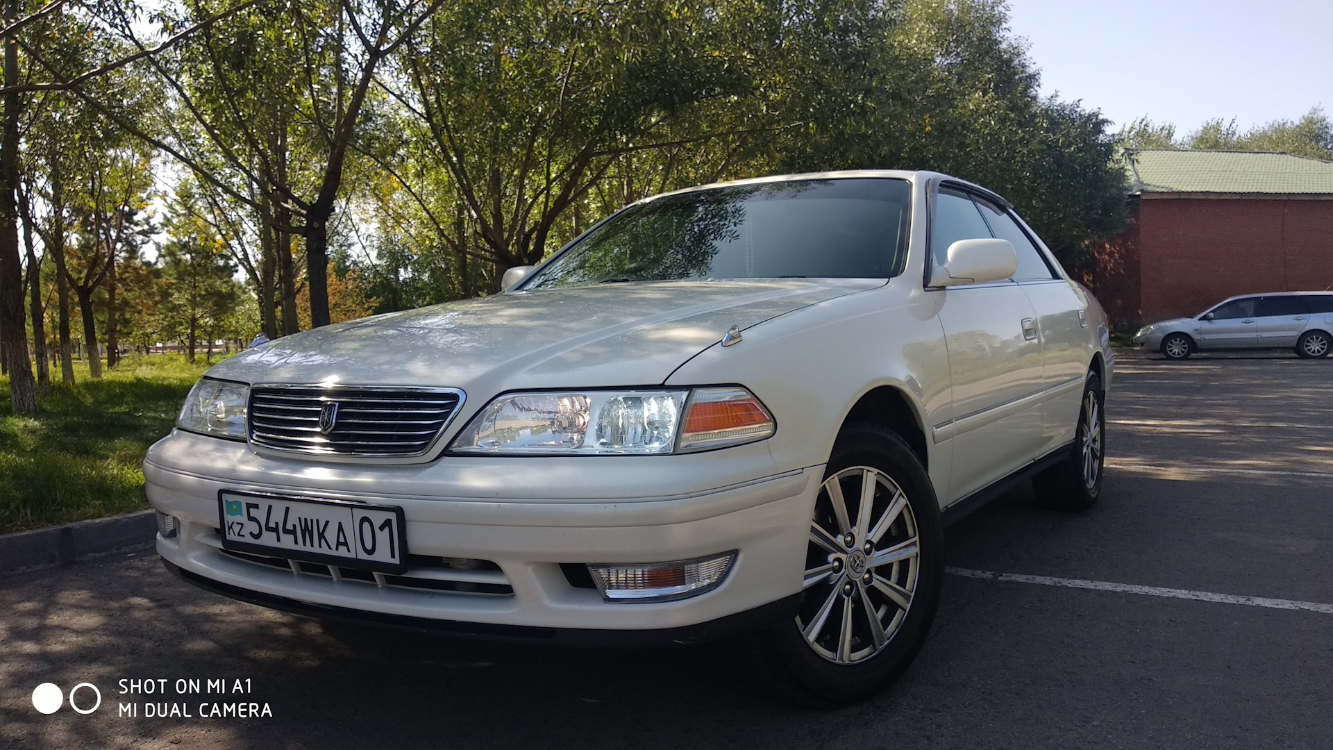 Toyota Mark II (100) 2.5 бензиновый 1998 | 