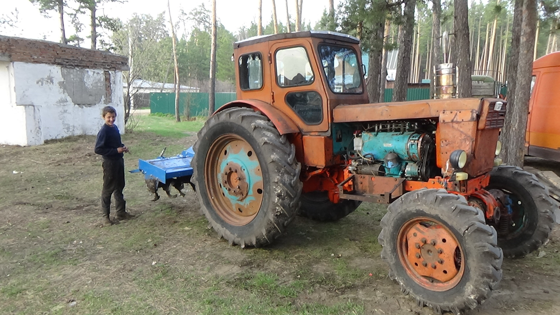 Т 40ам. Трактористы т 40. Т-40ам капремонт. Т-40 ам крыша. T40 трактор.