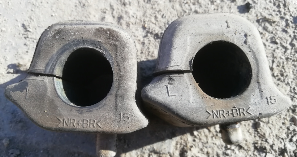 #17. Замена втулок переднего стабилизатора — Toyota RAV4 (III), 2,4 л ...