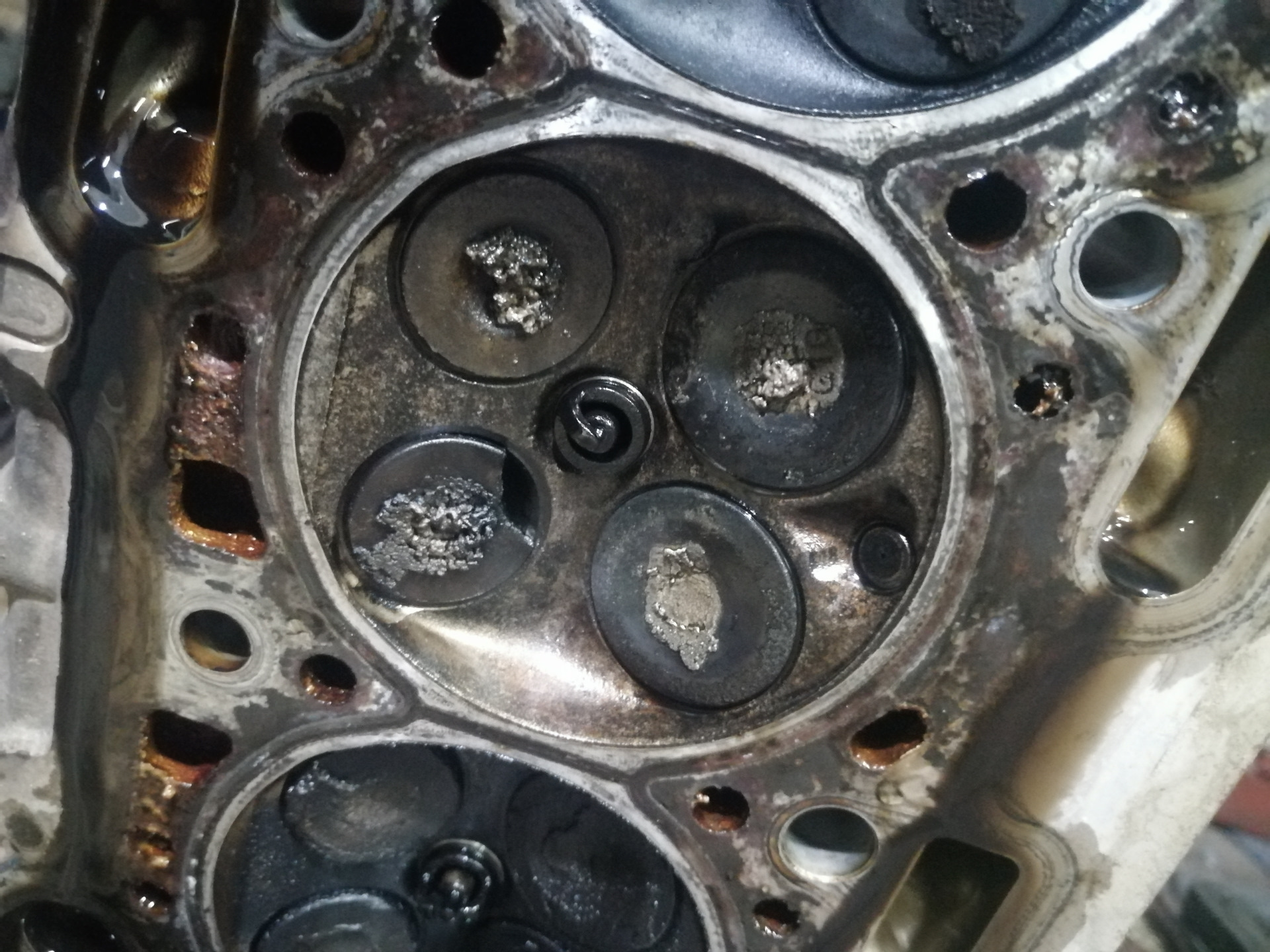 гнет ли клапана лансер 9 1.6