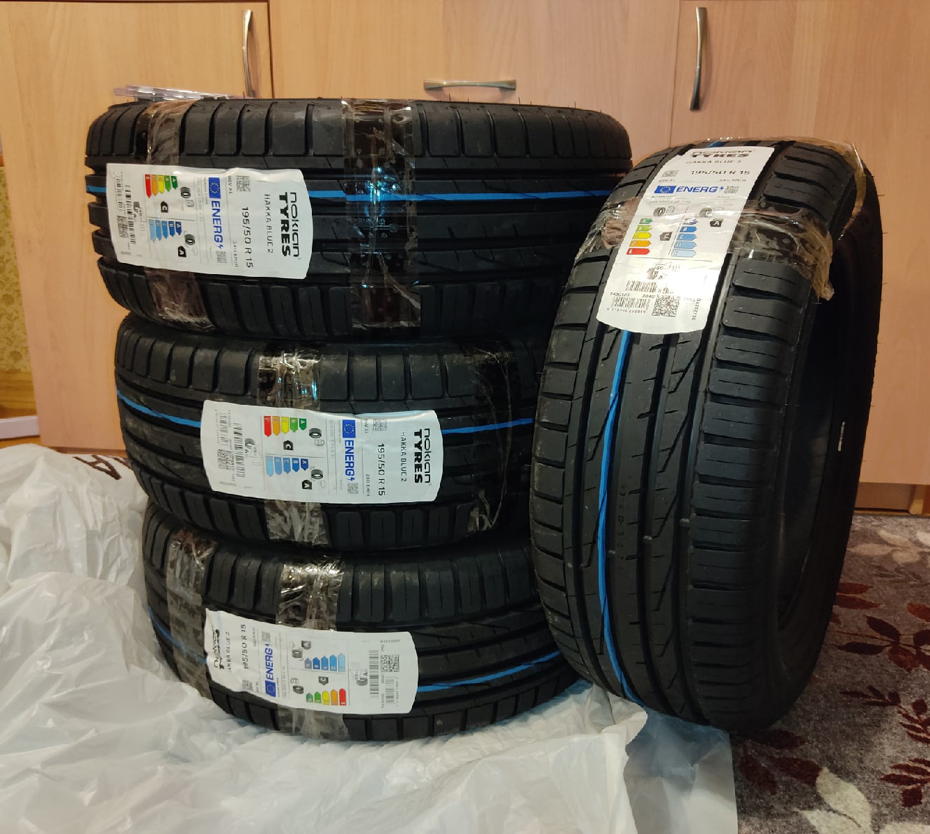 9) Резина Nokian Hakka Blue 2 R15 — Lada 2115, 1,6 л, 2003 года | шины ...