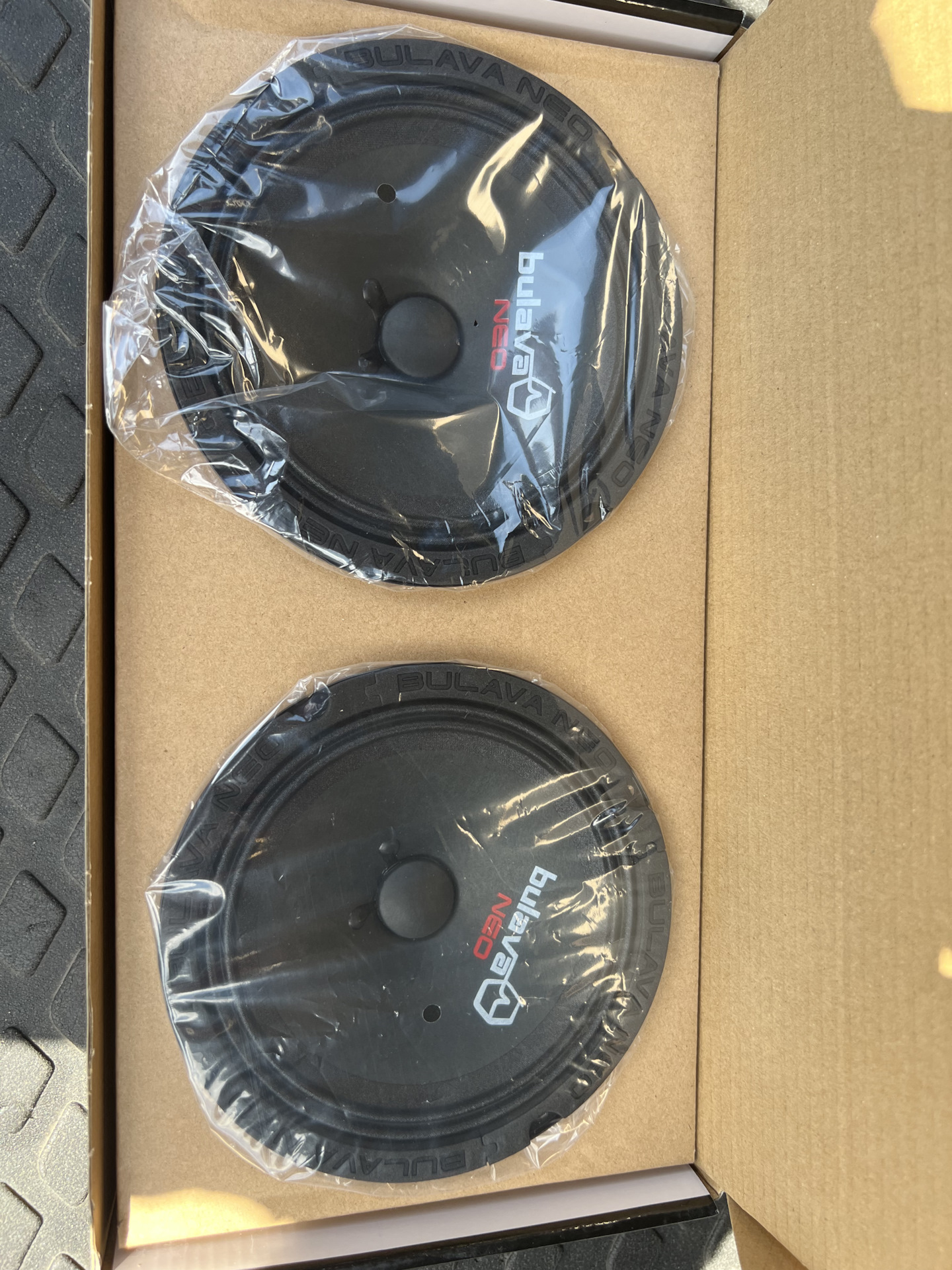 Замена динамиков в задних дверях — Audi A6 (C7), 2 л, 2012 года ...