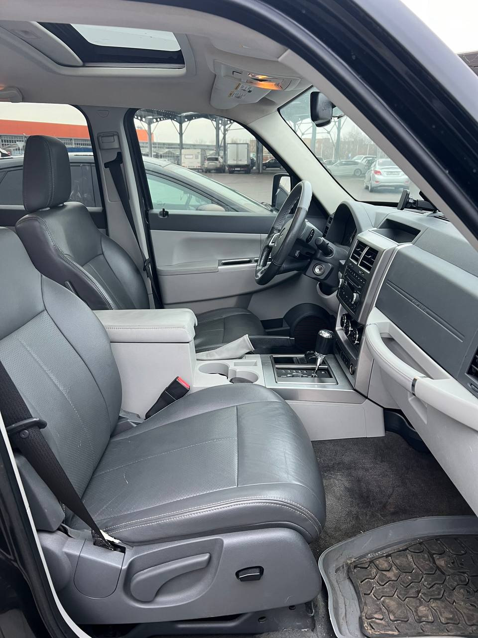 Фото в бортжурнале Jeep Cherokee (KK)