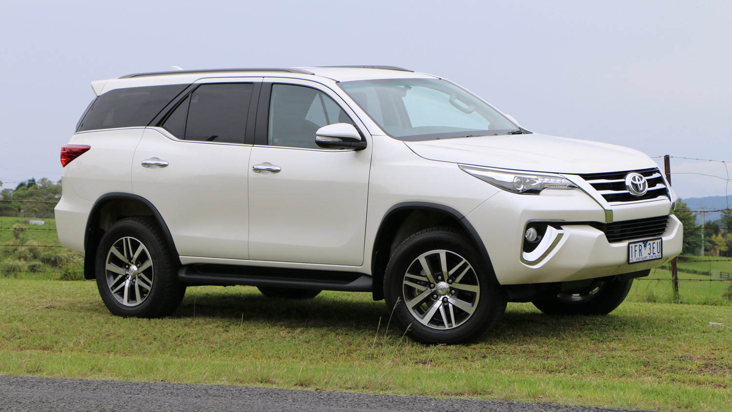 Тойота Fortuner 2016