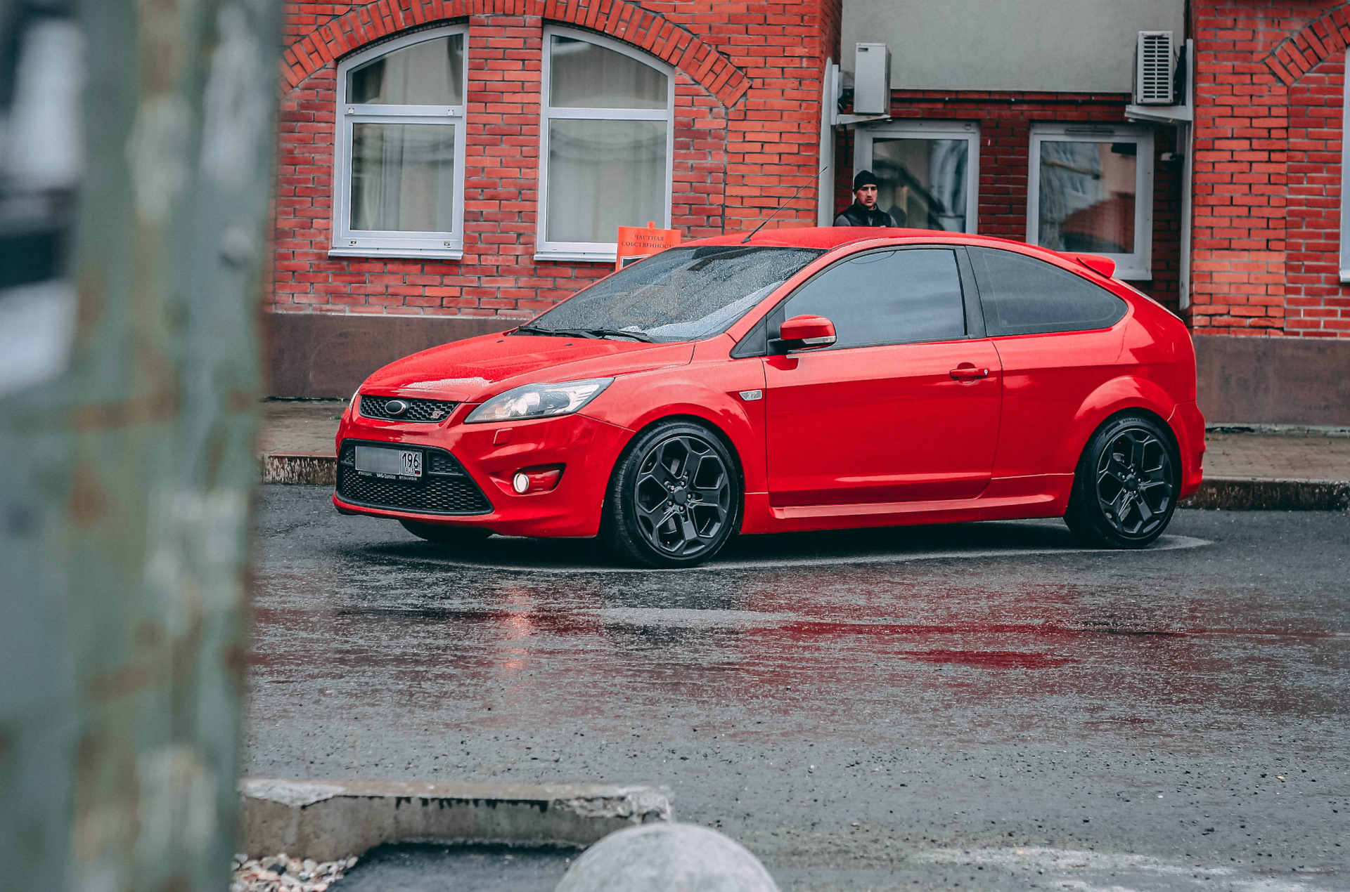 Ford Focus 2 Рестайлинг красный