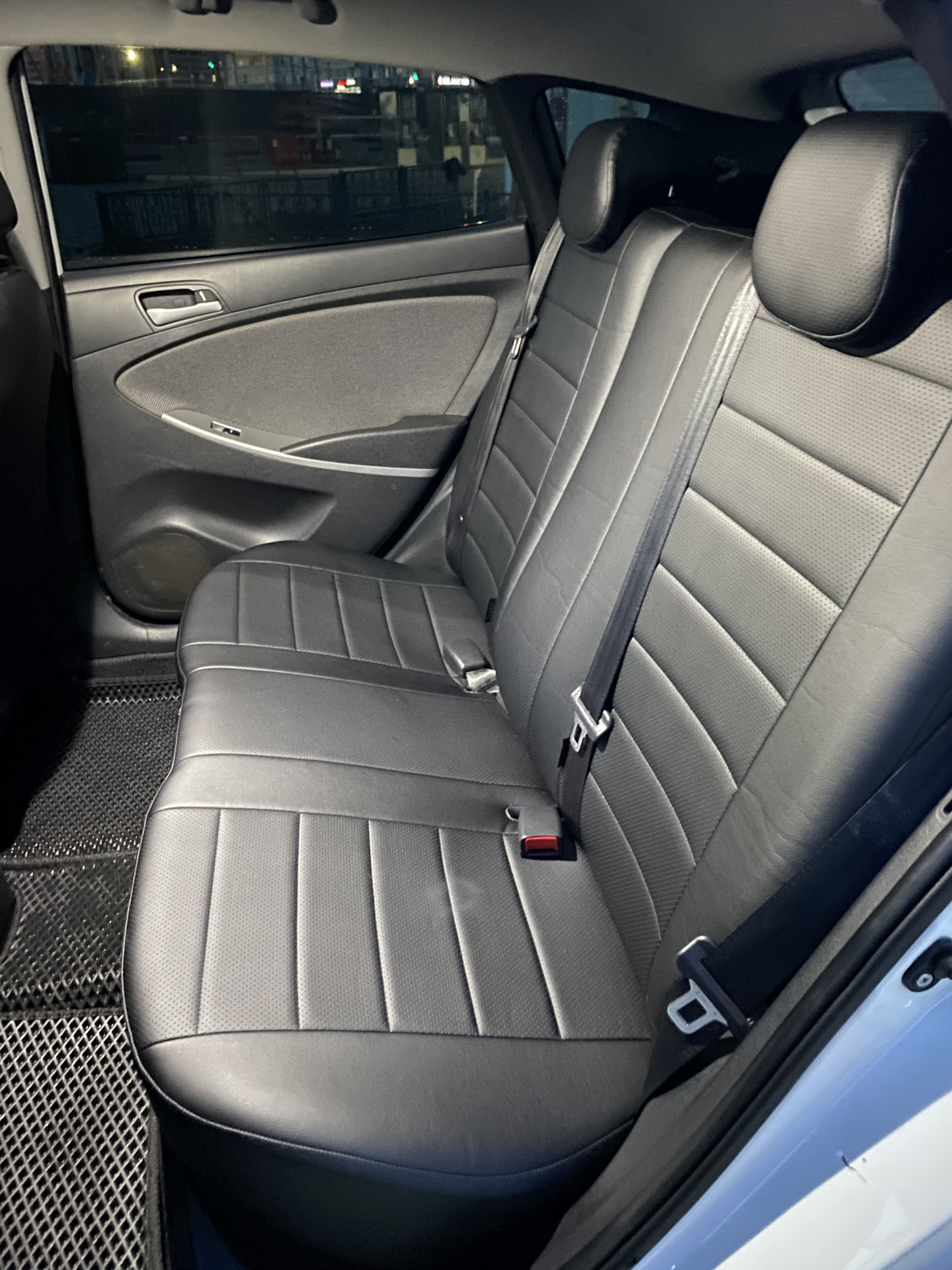 ?вопрос про ремни, плохо втягиваются — Hyundai Solaris Hatchback, 1,4 л ...