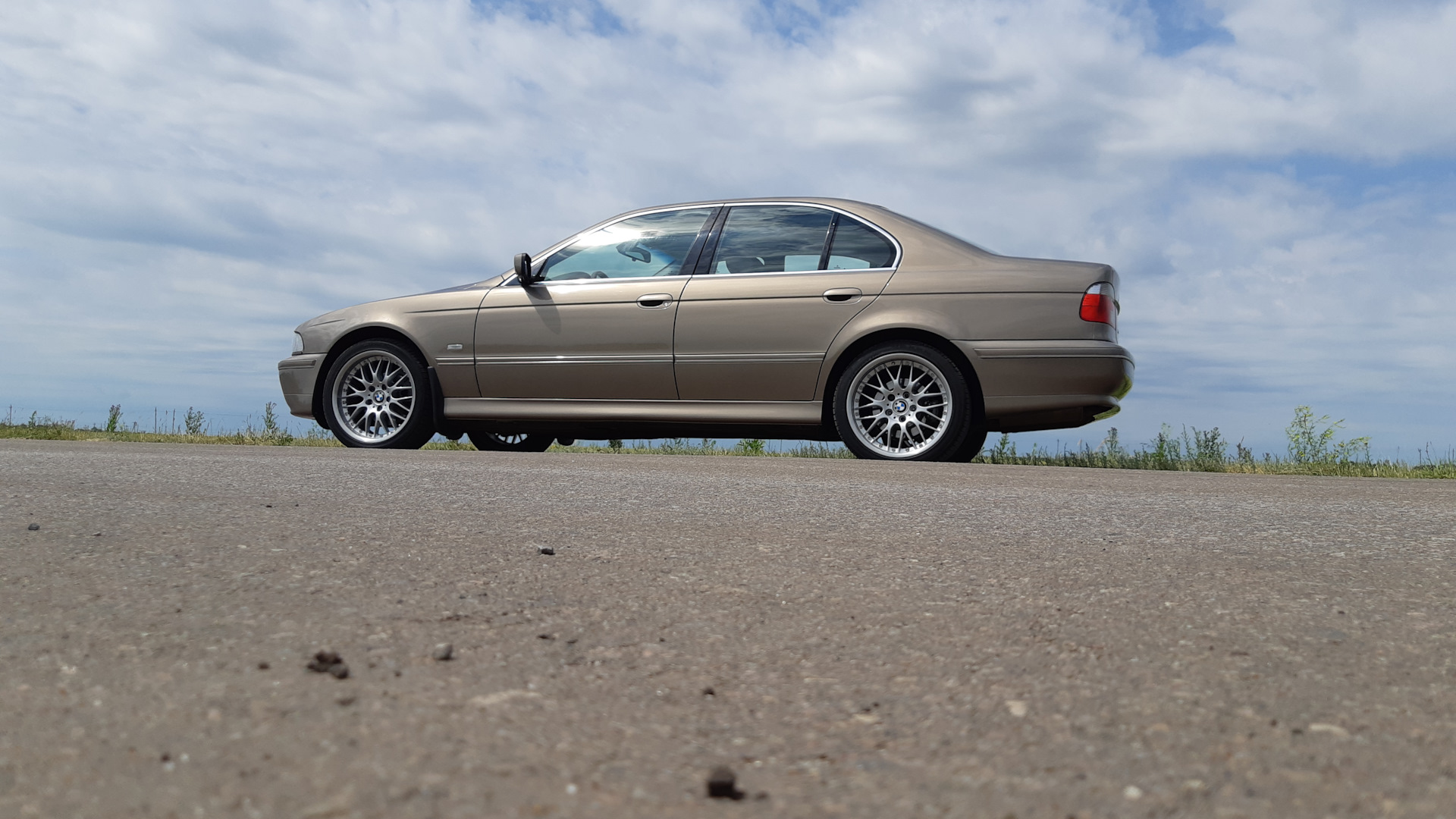 Продажа BMW 5 series (E39) 2002 (бензин, АКПП) — с историей обслуживания —  DRIVE2.RU