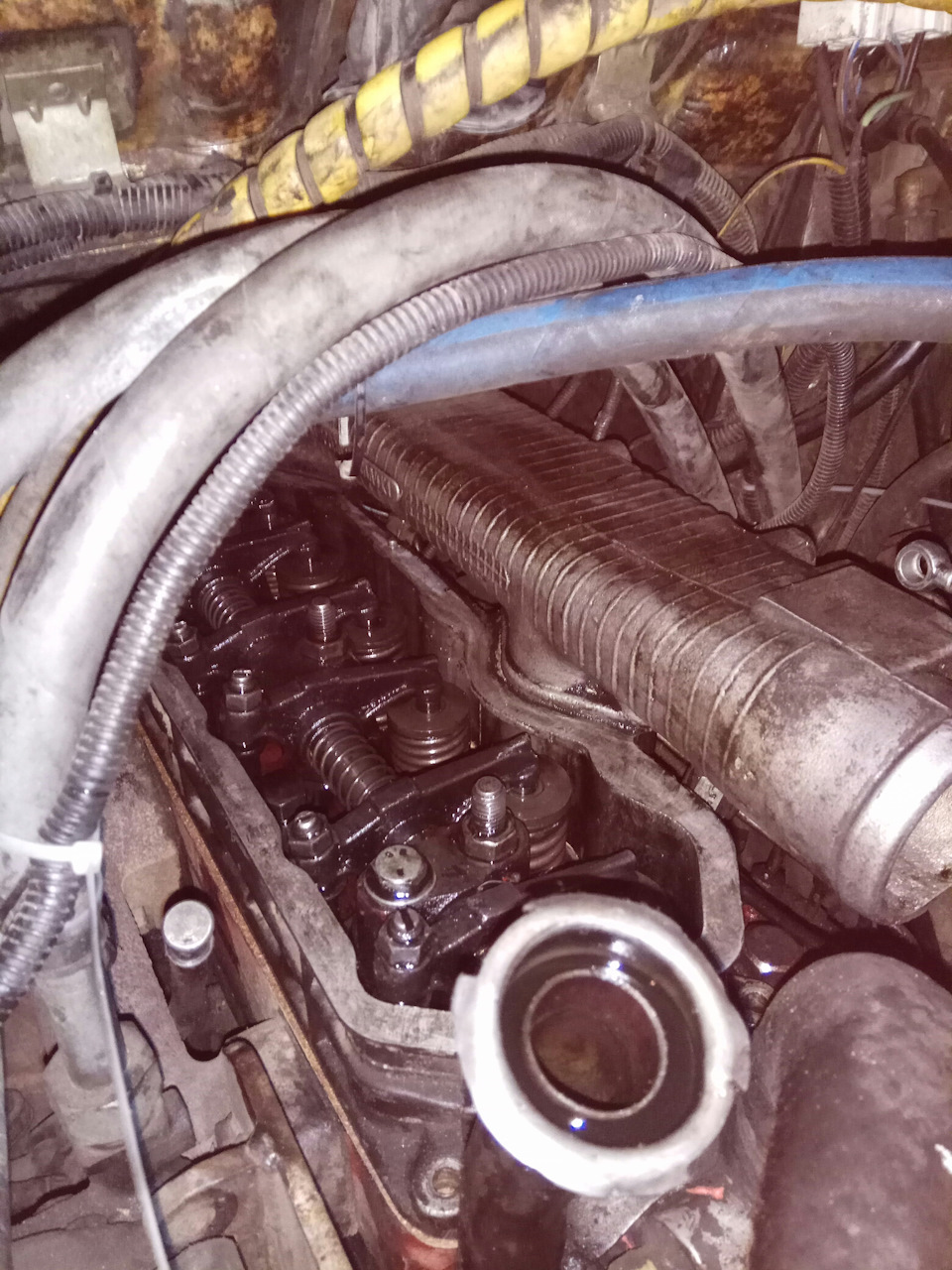 Замена прокладки крышки клапанов — ГАЗ Валдай, 4,7 л, 2007 года ...