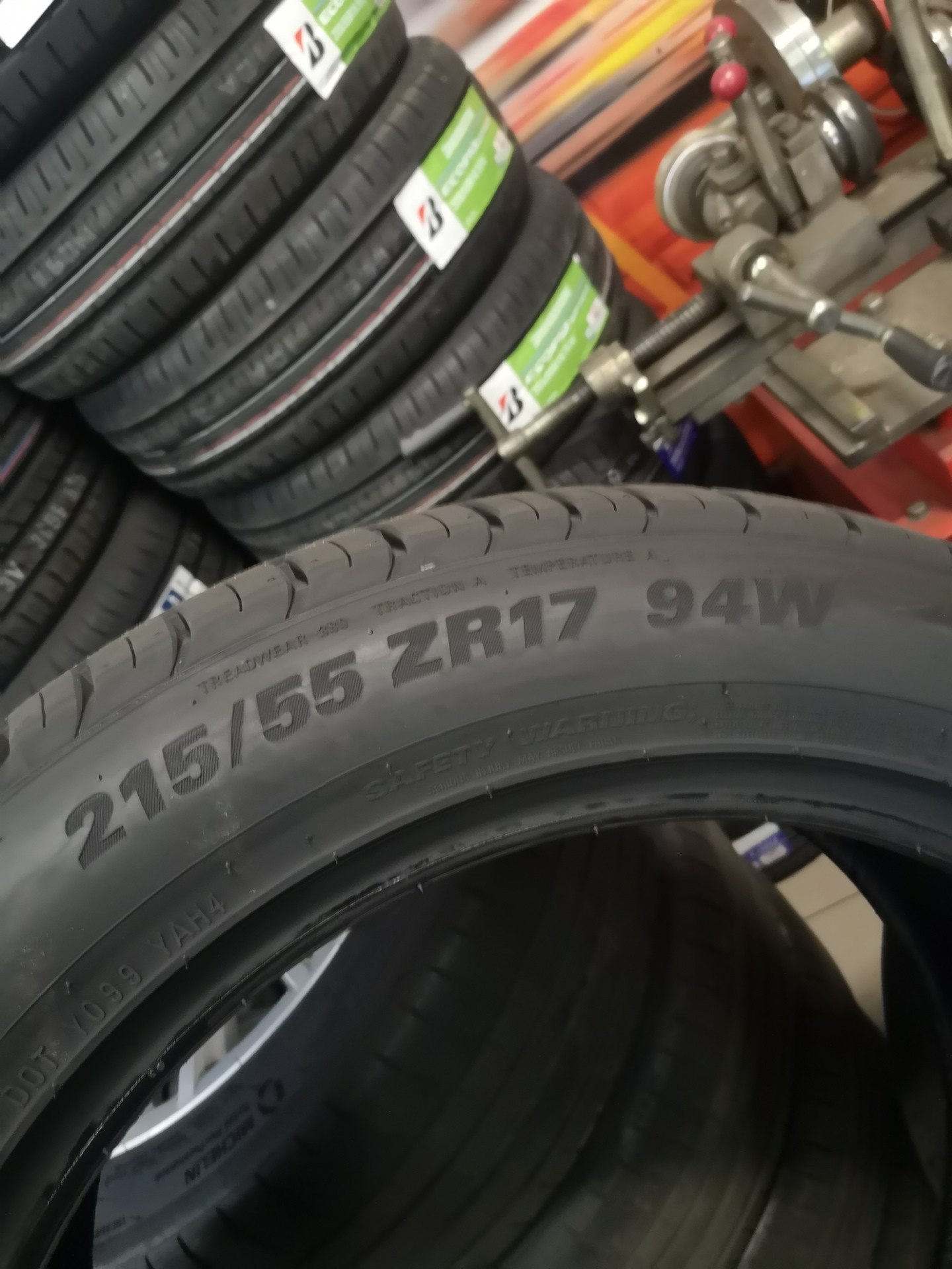 Шины 82. Кумхо Ecsta hs51. Кумхо резина ШС 51. Kumho Ecsta hs51 215/50 r17 95w XL. 215/40 R17 Kumho hs51 87w.