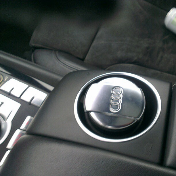 Рестайлинговый подлокотник Q7 — Audi Q7 (1G), 3 л, 2007 года ...