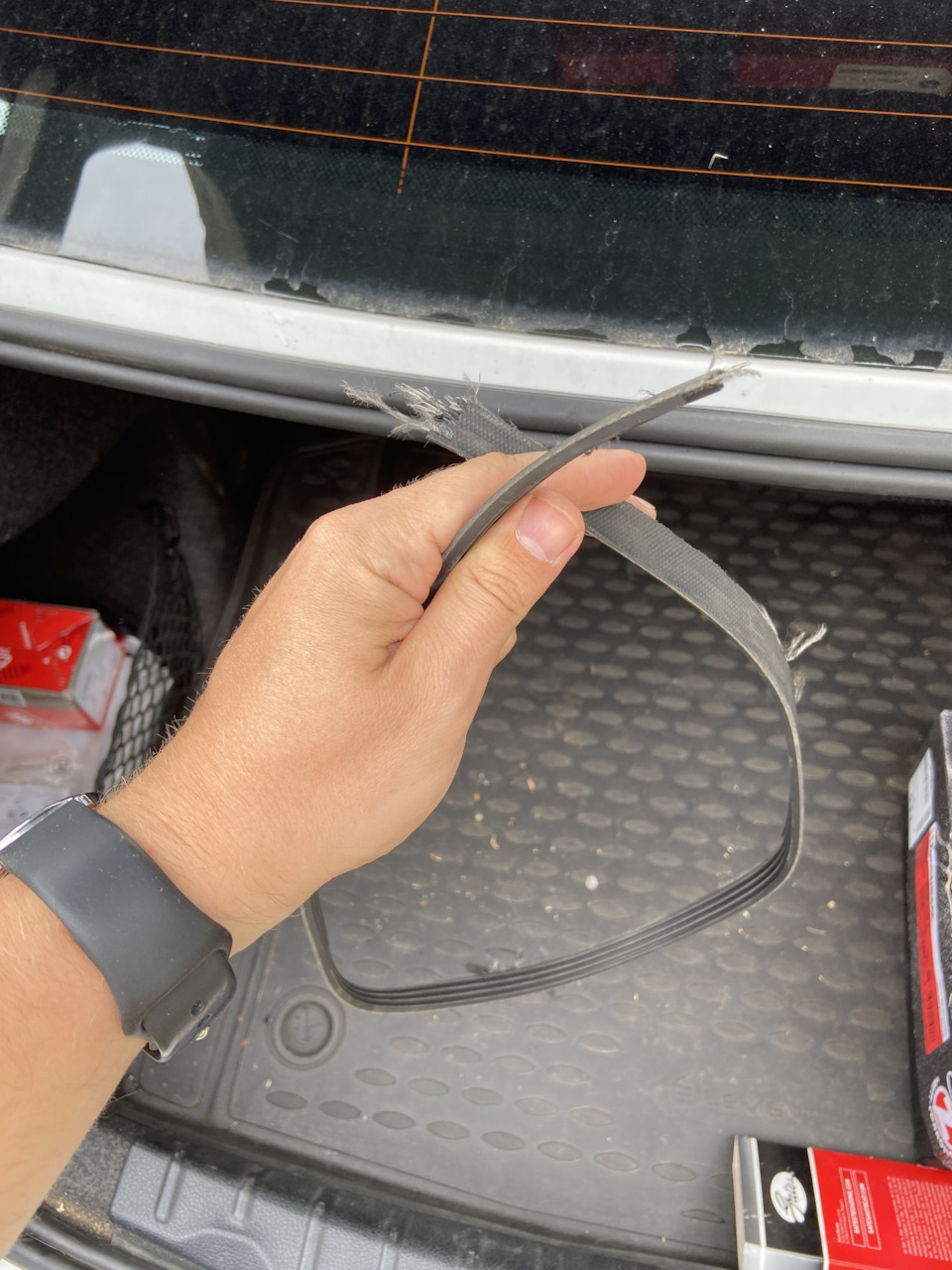 А вот и первая поломка! Порвался ремень генератора — BMW 3 series (F30 ...