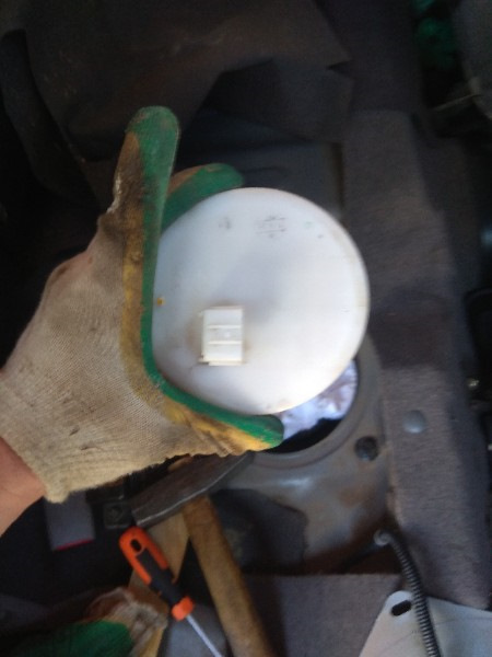 KlAAAgE3HuA 960 Как открыть бензобак ниссан икстрейл