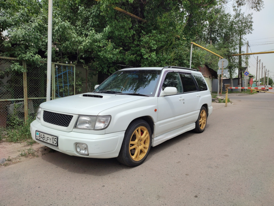 Субару форестер 1999г. Субару Форестер 1999. Subaru Forester 1999 белый. Subaru Forester 1999 2.5.