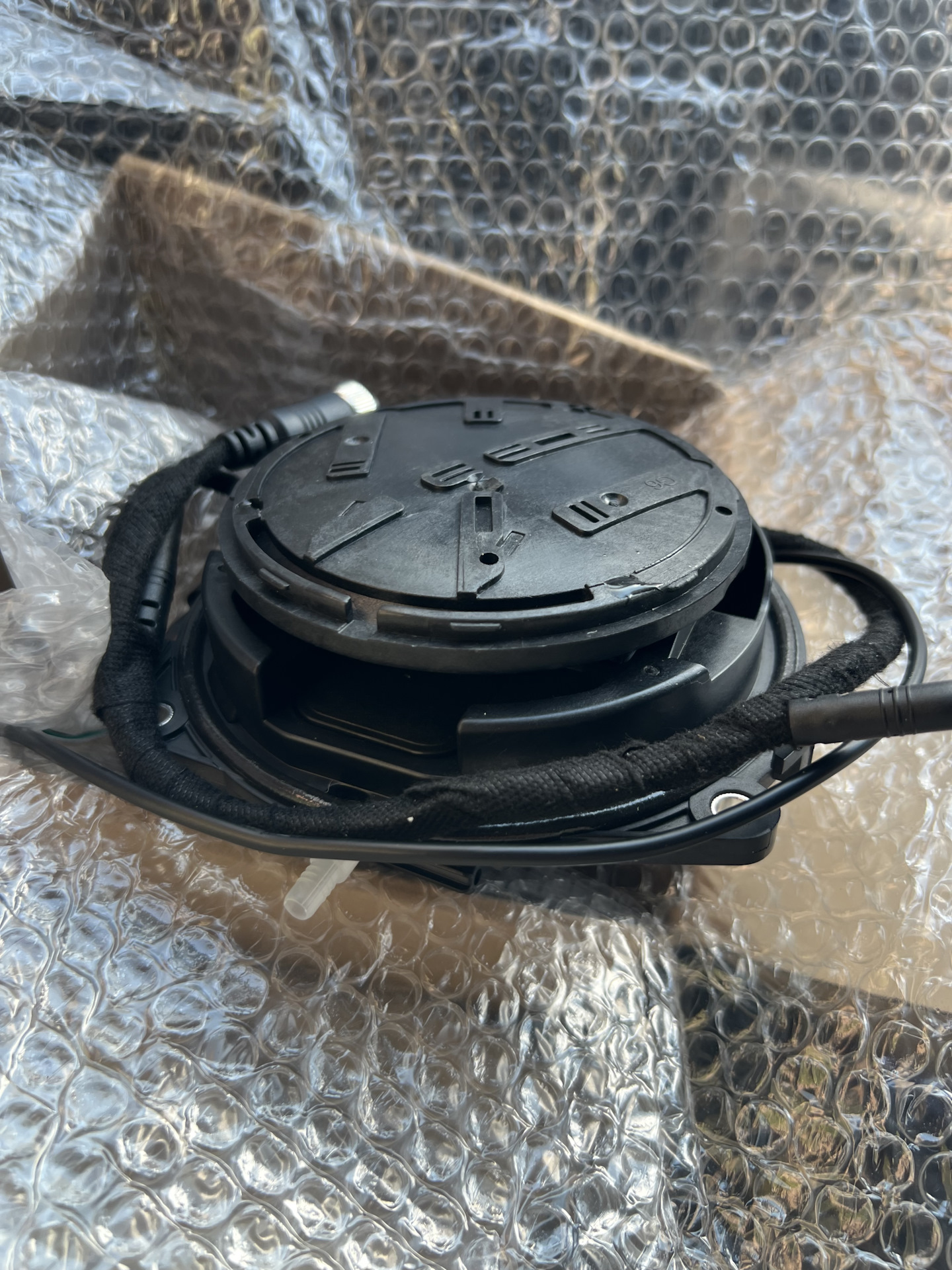 Монтаж камеры заднего вида — Volkswagen Passat B6, 2 л, 2007 года ...