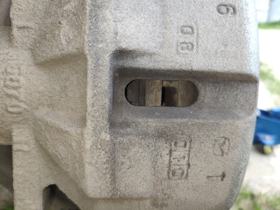 Износ передних тормозных колодок — Mazda CX-5 (2G), 2,5 л, 2020 года ...