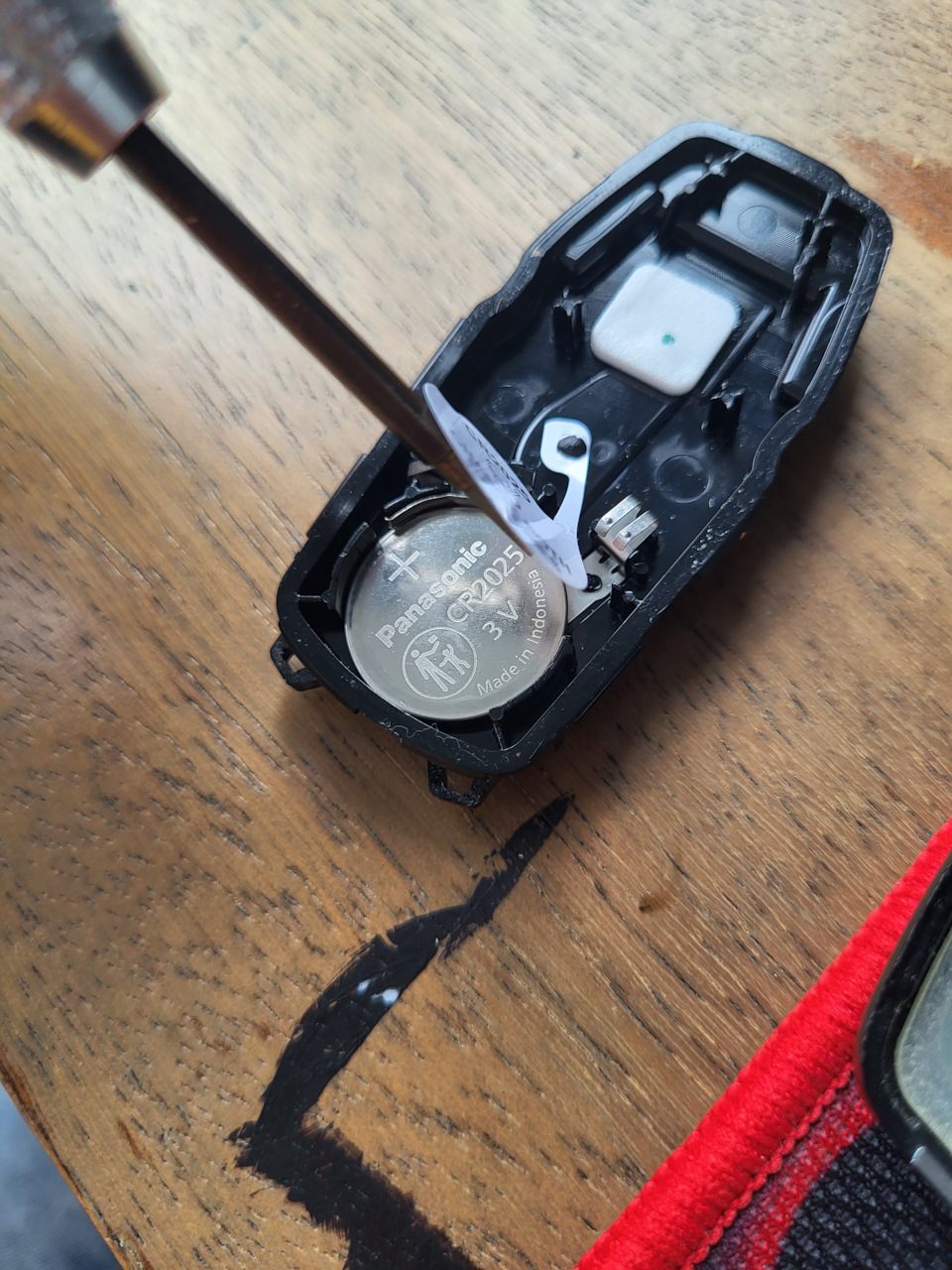 Замена батареек в брелках — Ford Mondeo V, 2,5 л, 2017 года | своими ...