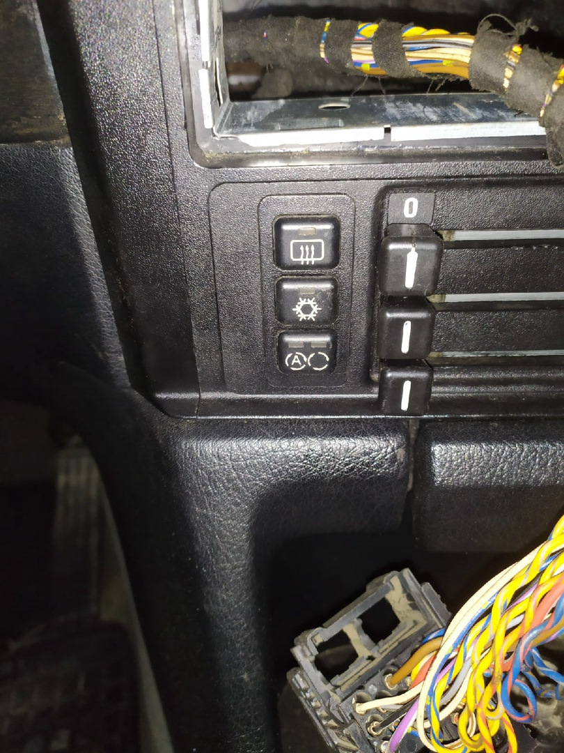 Фото в бортжурнале BMW 5 series (E34)