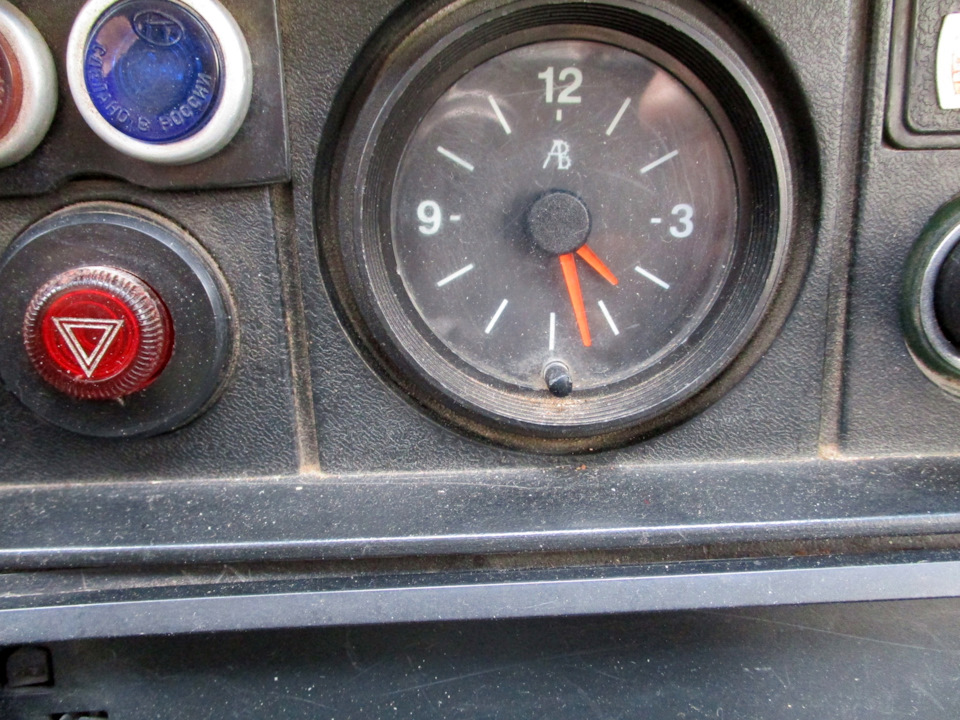 Замена часов, устранение стука сзади, утепление на зиму и прочие мелочи ...