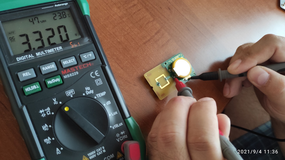 Замер напряжения — Toyota RAV4 (5G)