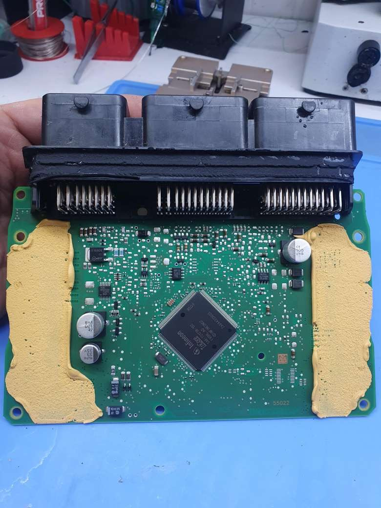 Ford Focus 3 1,6Ti EMS2204 — DRIVE2