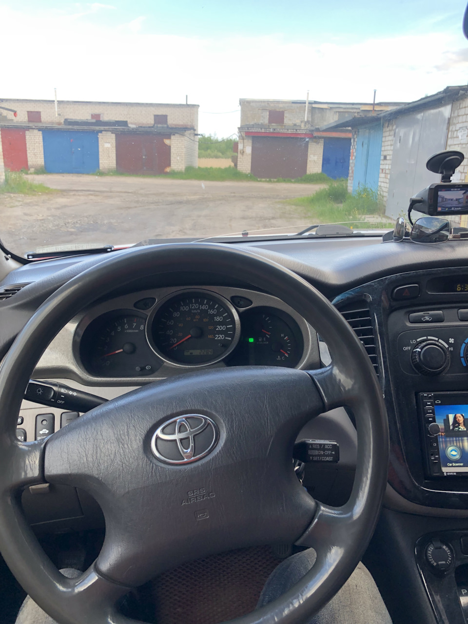 Фото в бортжурнале Toyota Highlander (XU20)