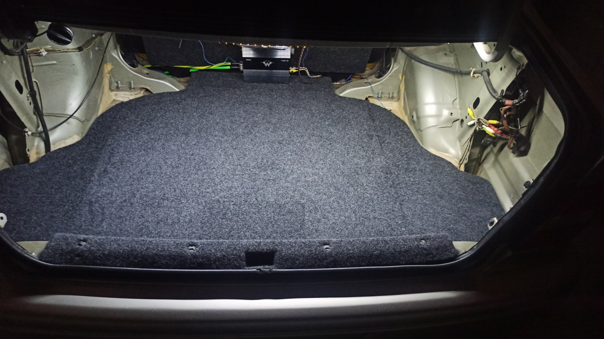 Пол в багажник из фанеры — Toyota Vista (50), 2 л, 1999 года | своими ...