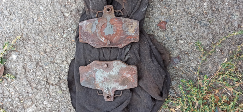 Ремонт заклинившего суппорта — Nissan Almera II (N16), 1,5 л, 2004 года ...