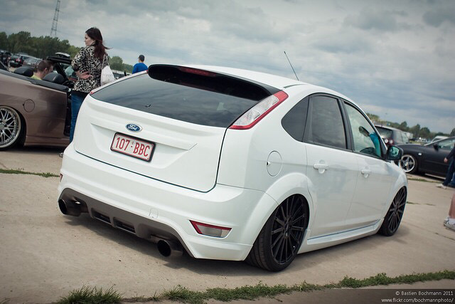 Ford Focus 2 RS stance