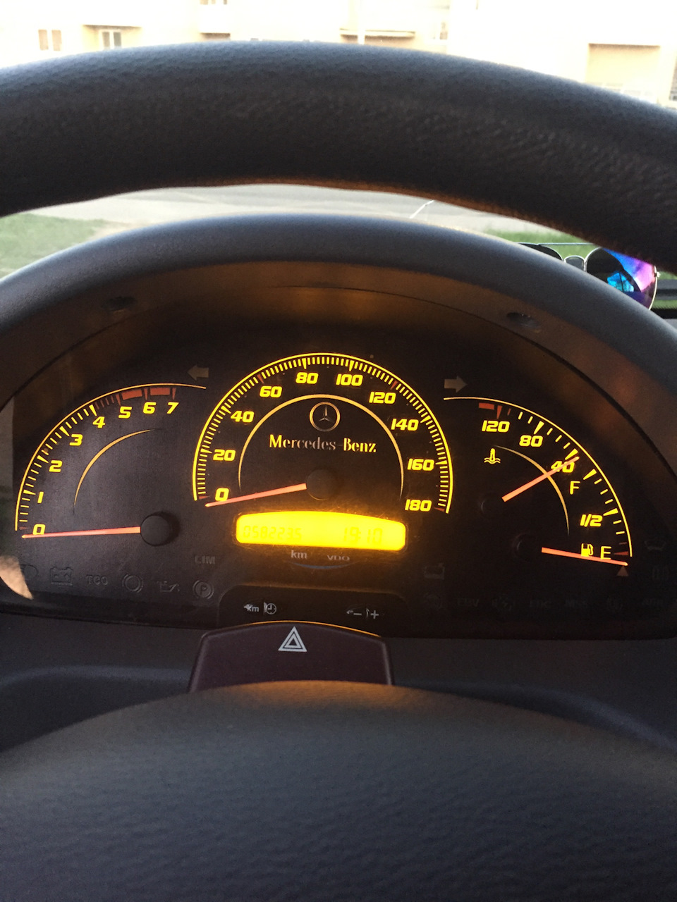 Панель приборов спринтер классик. Панель приборов мерседес спринтер. Распиновка щит прибор спринтер 903. Пластиковый обвод щитка приборов мерседес спринтер классик 909. Панель приборов спринтер классик.