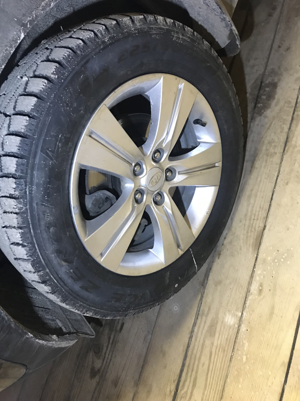 Новая шипованная резина Pirelli ice zero — KIA Sportage (3G), 2 л, 2013 ...